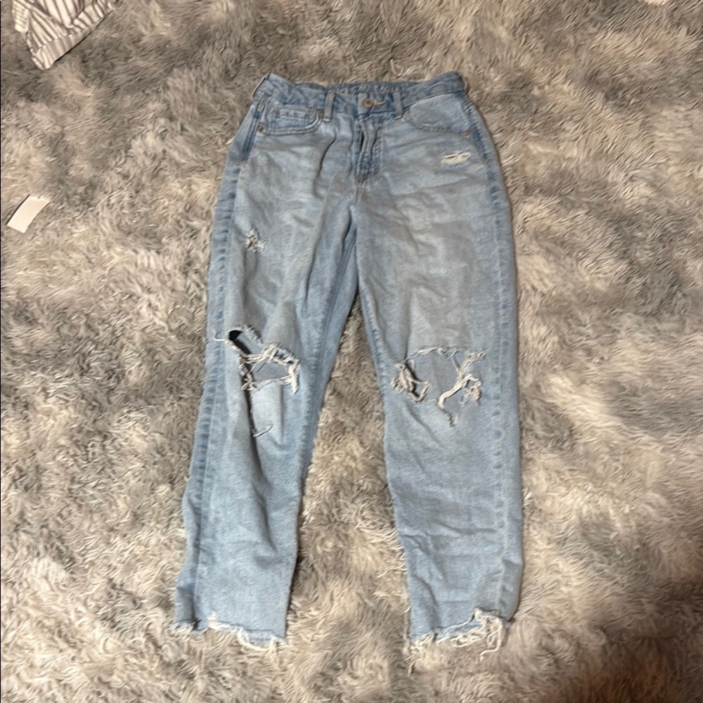 Distressed Light Blue Women's mom Jeans